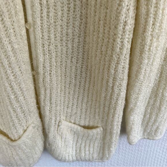 Tunic length button down cardigan.  Pearl buttons. front pockets szM Susan Ess - Picture 6 of 10